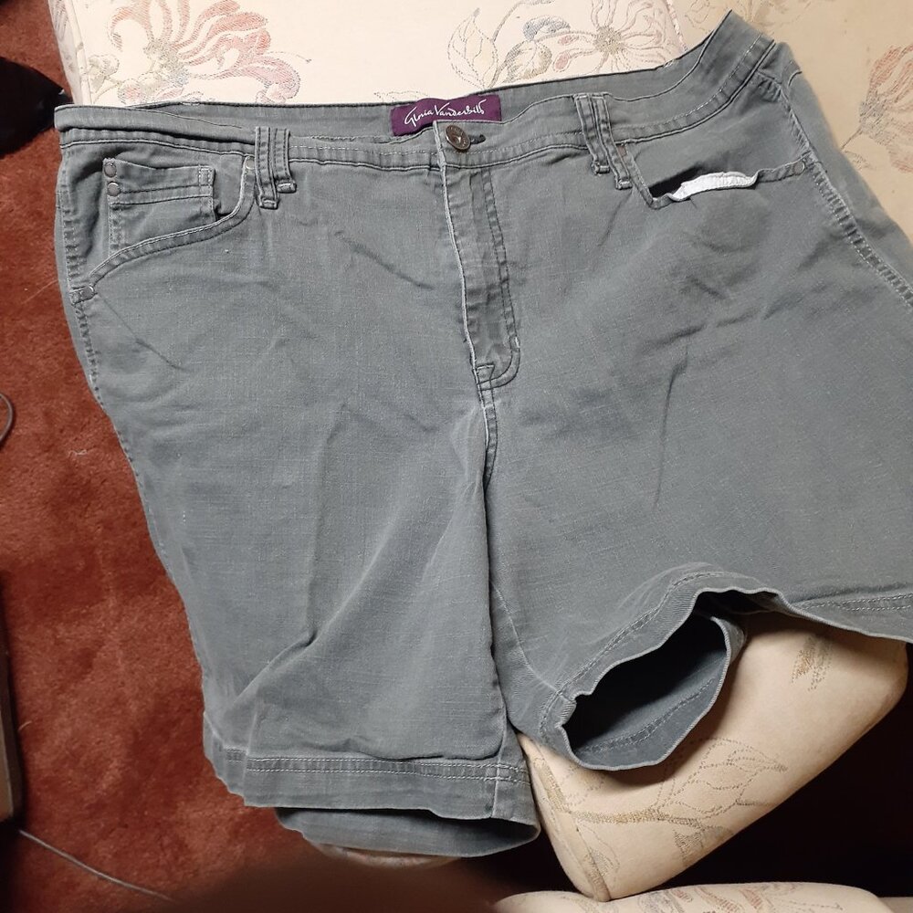 gloria Vanderbilt jean shorts